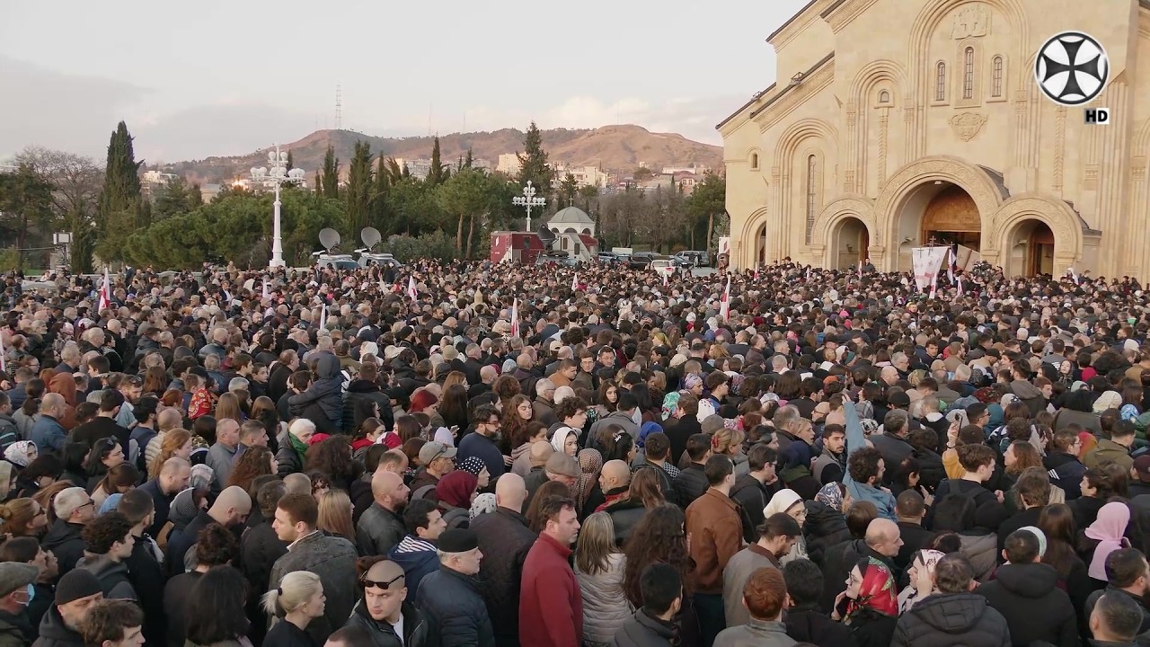 სამების ტაძარში სრულიად საქართველოს კათოლიკოს-პატრიარქის სულის მოსახსენიებელი პანაშვიდი აღესრულა