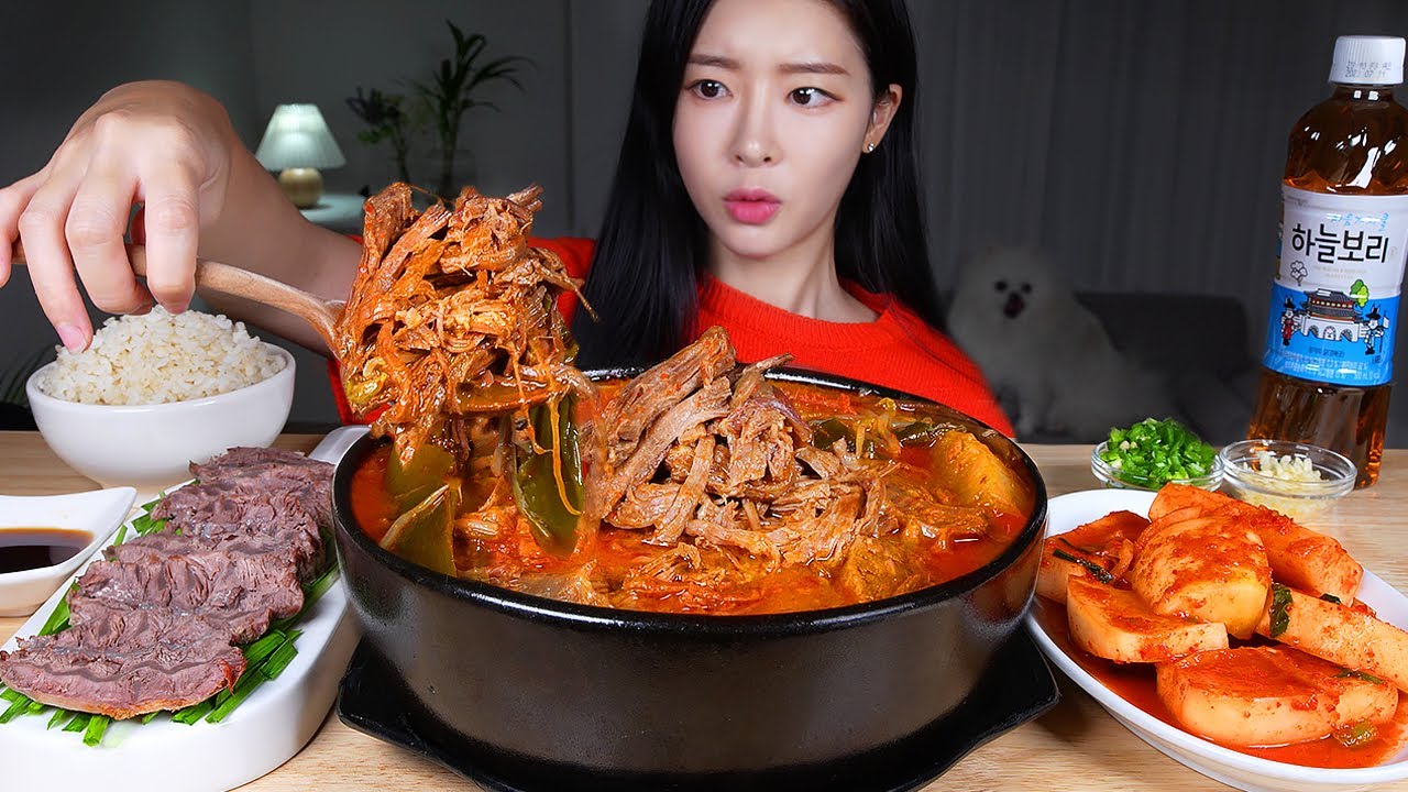 ASMR MUKBANG | Острый суп из говядины (Юкгечжан)🔥 Отварная говядина, Редис кимчи, Рис! Корейская еда