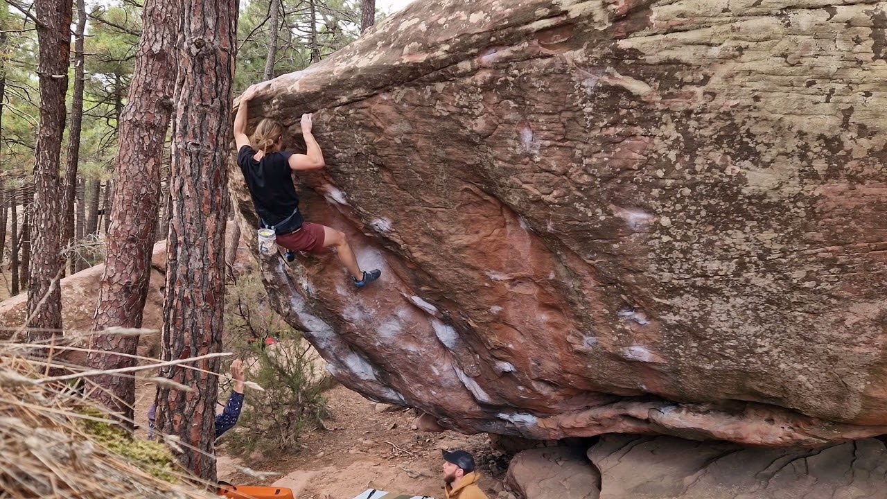 El Apeadero, 8A