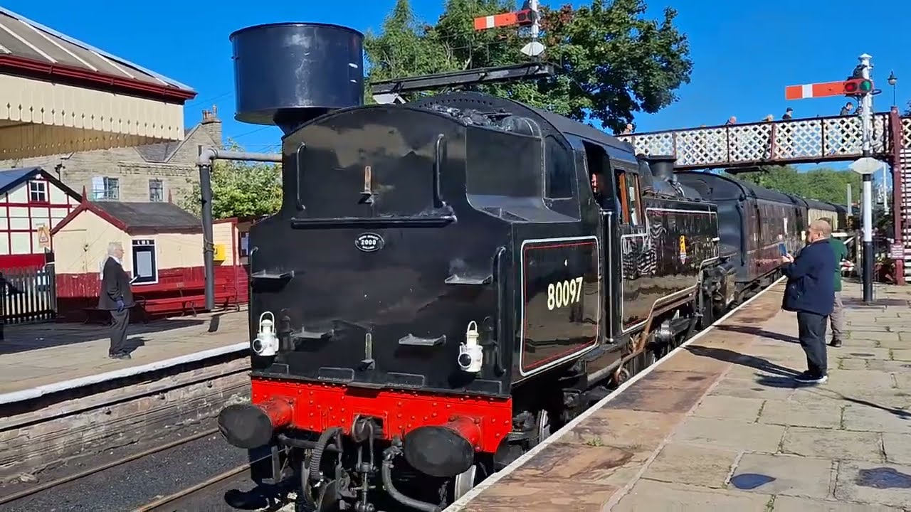 Standard 4 80097 drags broken down 45212 back into Ramsbottom from Ewood bridge 21/09/25