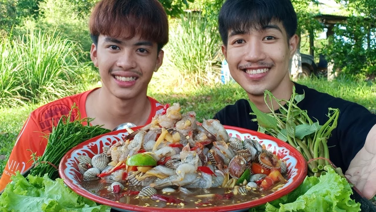 ตำกุ้งสดหอยแครง สุดแซ่บสุดนัวร์ตำเองกับมือ.