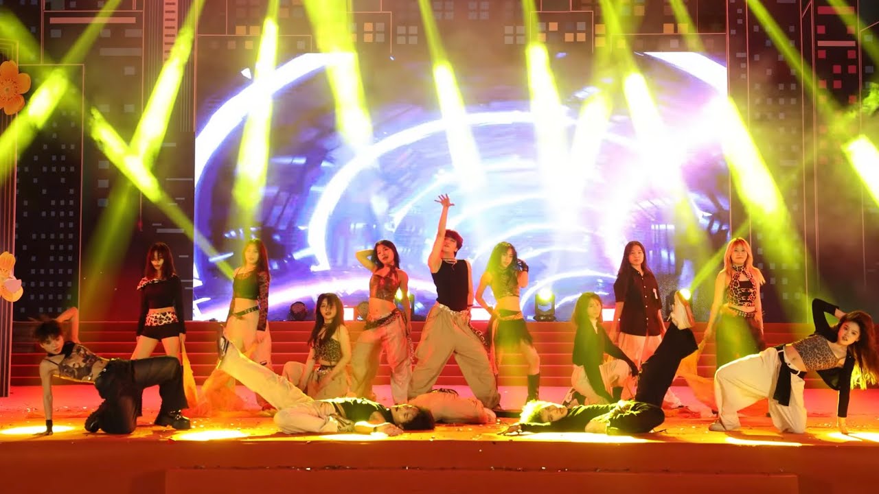 [DAMN CREW IN PUBLIC] ON THE FLOOR + LET&rsquo;S GET LOUD + MOMENT + SEJA CRIA | COVER AND CHOREOGRAPHY