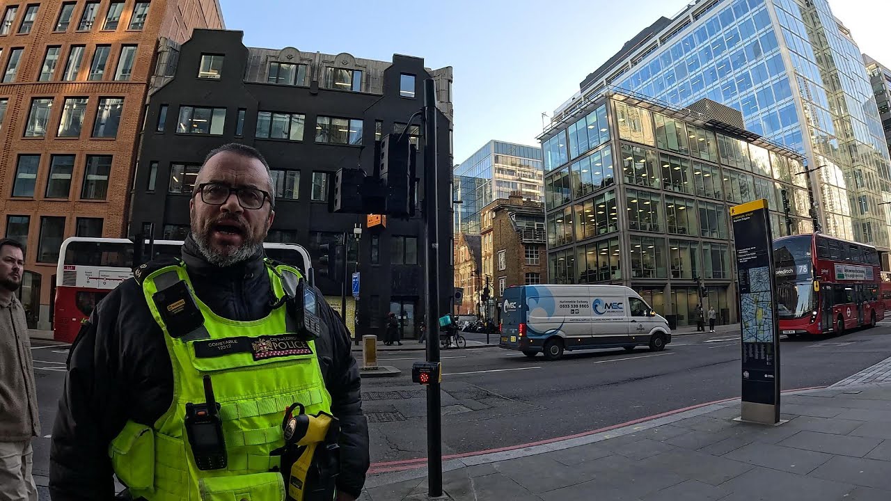 City of London police STOP RIGHT THERE!!!