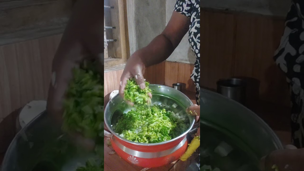 ചേനത്തണ്ട് തോരൻ വെച്ചാലോ😋😋
