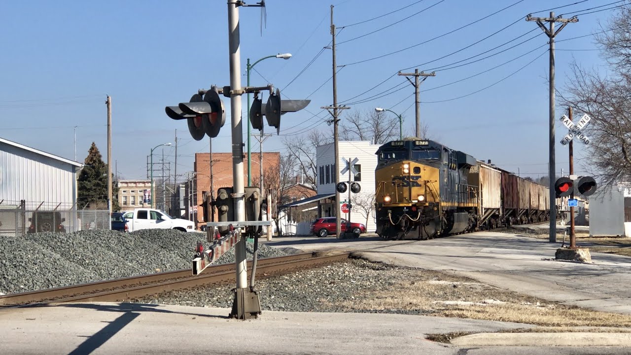 1st Train Is Booking!  CSX Grain Train With DPU Shoving! Railway Crossings Of Wapakoneta Ohio Trains
