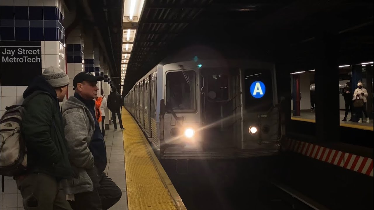 IND Subway: (A) (C) (F) Train Action @ Jay Street-Metrotech (R32, R42, R46, R160A-2, R160B, R179)