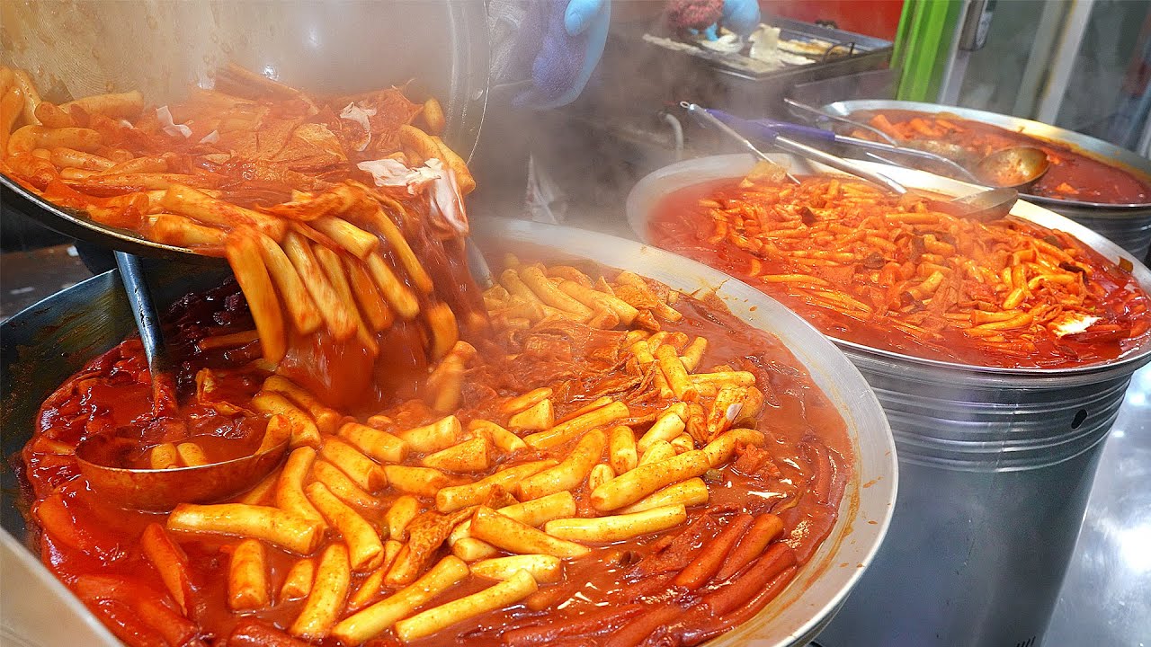 팔리는 양이 역대급입니다! 하루 떡볶이 200kg, 수제튀김 2천개씩 팔려도 없어서 못판다는 떡볶이집┃Tteokbokki, mini Gimbap -Korean street food
