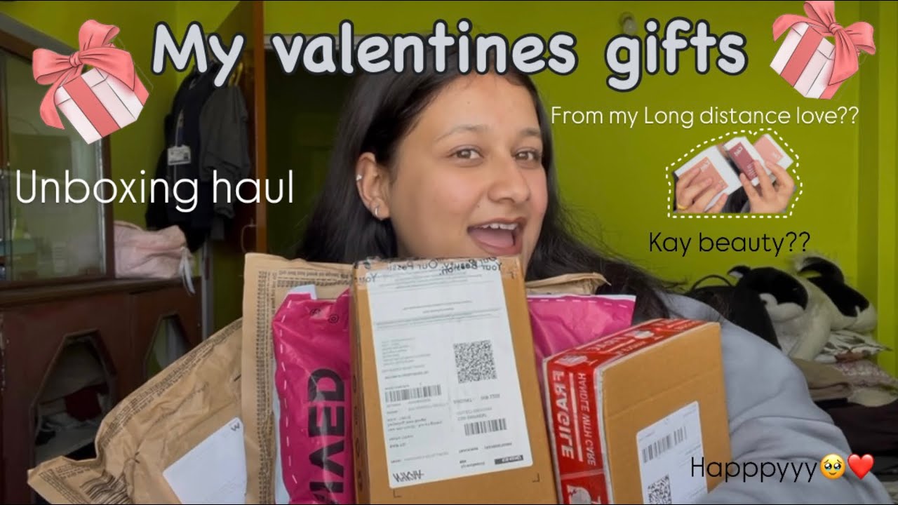 Valentine giftss🥺|| so happyyy || ignore the messy background 🐒 #unboxingparcels #valentinesdaygift 