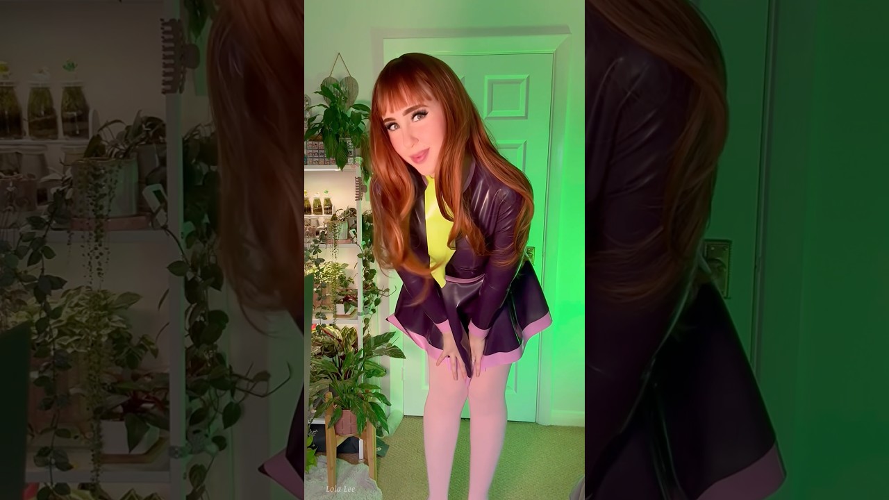 Как я создала стиль для своего косплея Дафны из латекса👩🏻‍🦰👻💜 