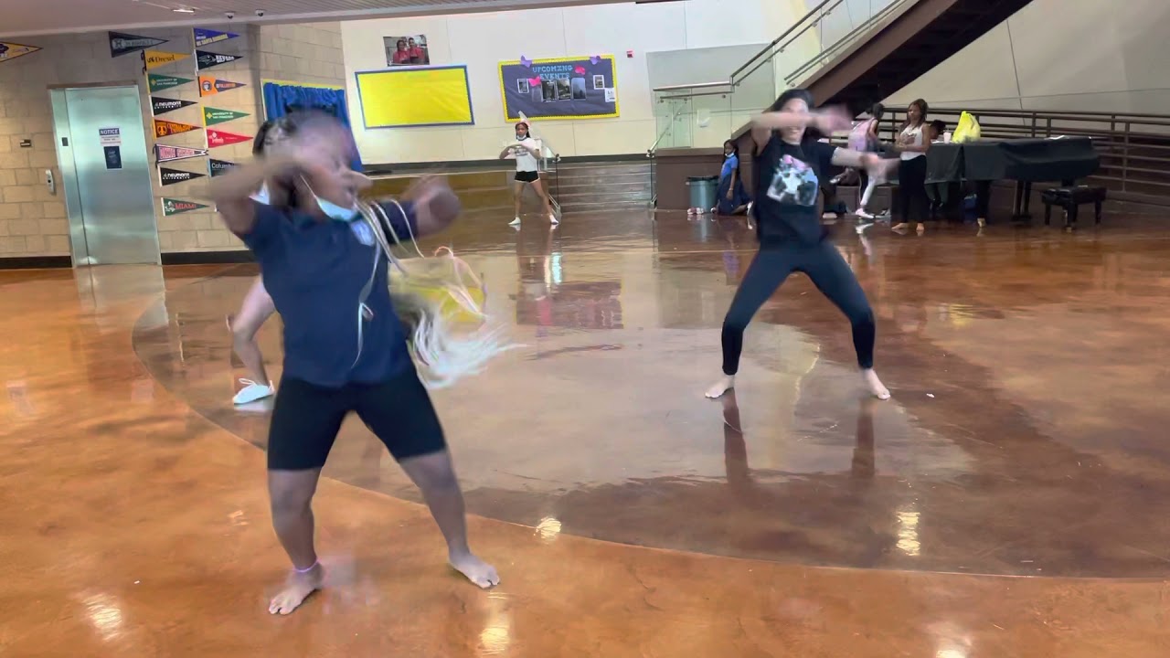 Majorette floor routine