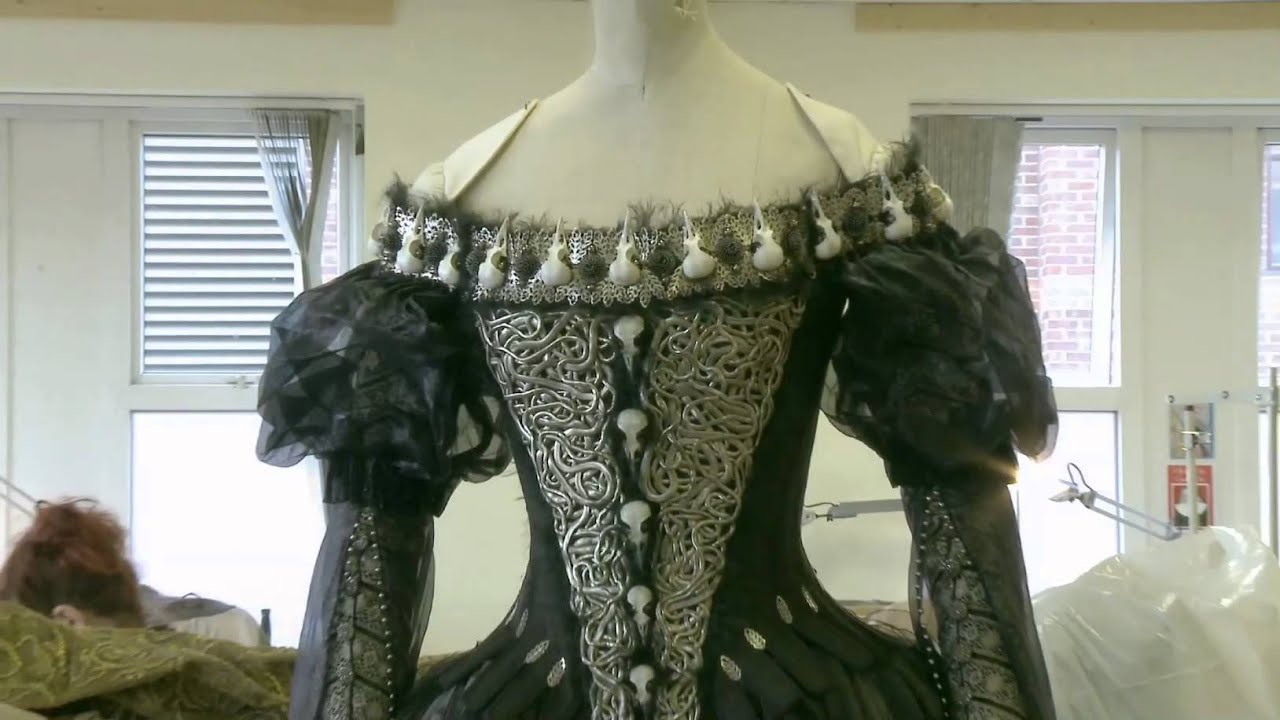 Snow White and the Huntsman Featurette - The Costumes Of Colleen Atwood