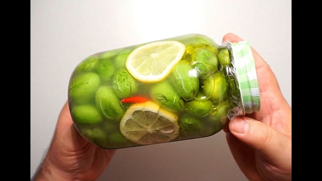 HOW TO PRESERVE OLIVES (+ TIP TO PREVENT COLOUR FROM BROWNING)