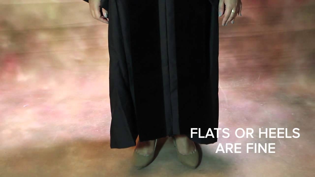 EASY GUIDE TO WEARING YOUR DOCTORAL TAM GOWN AND HOOD