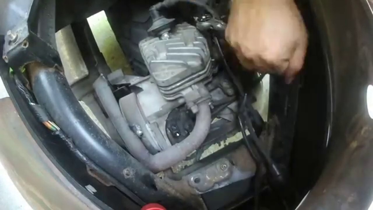 Peugeot Trekker 50cc reed valve change/replace