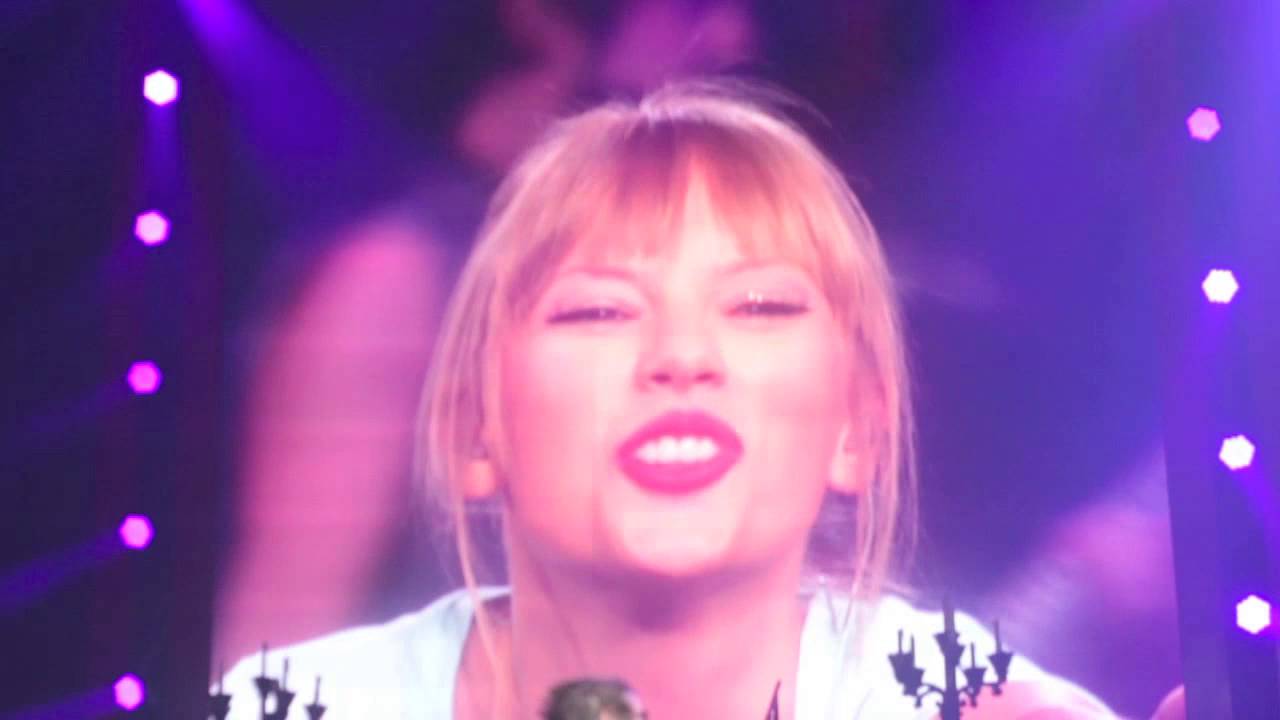Taylor Swift & Tegan and Sara Performing 