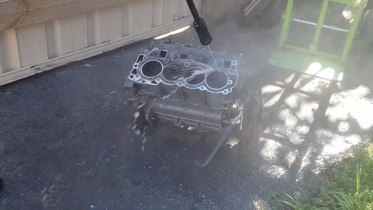 How to clean a outboard engine block, Corossion, Salt, Calcium Build Up, Part 2