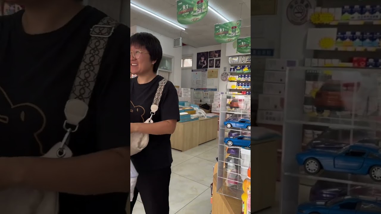 上次做的地瓜叶窝窝头没吃够，今天妈妈又做了一锅，爸爸差点没吃上，幸亏了月月#记录我的农村生活 #农村美食 #新农人计划 #家的味道最抚凡人心 @DOU+小助手