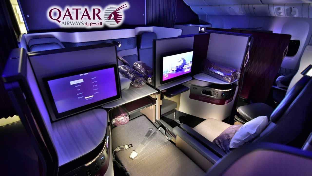 Qatar Airway's Beautiful QSUITES and FOOD!