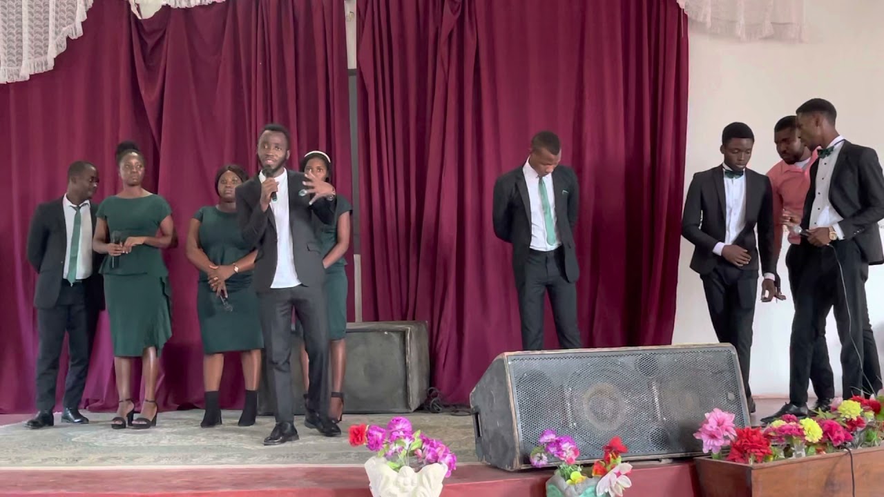Saudações do grupo na IASD MOCUBA