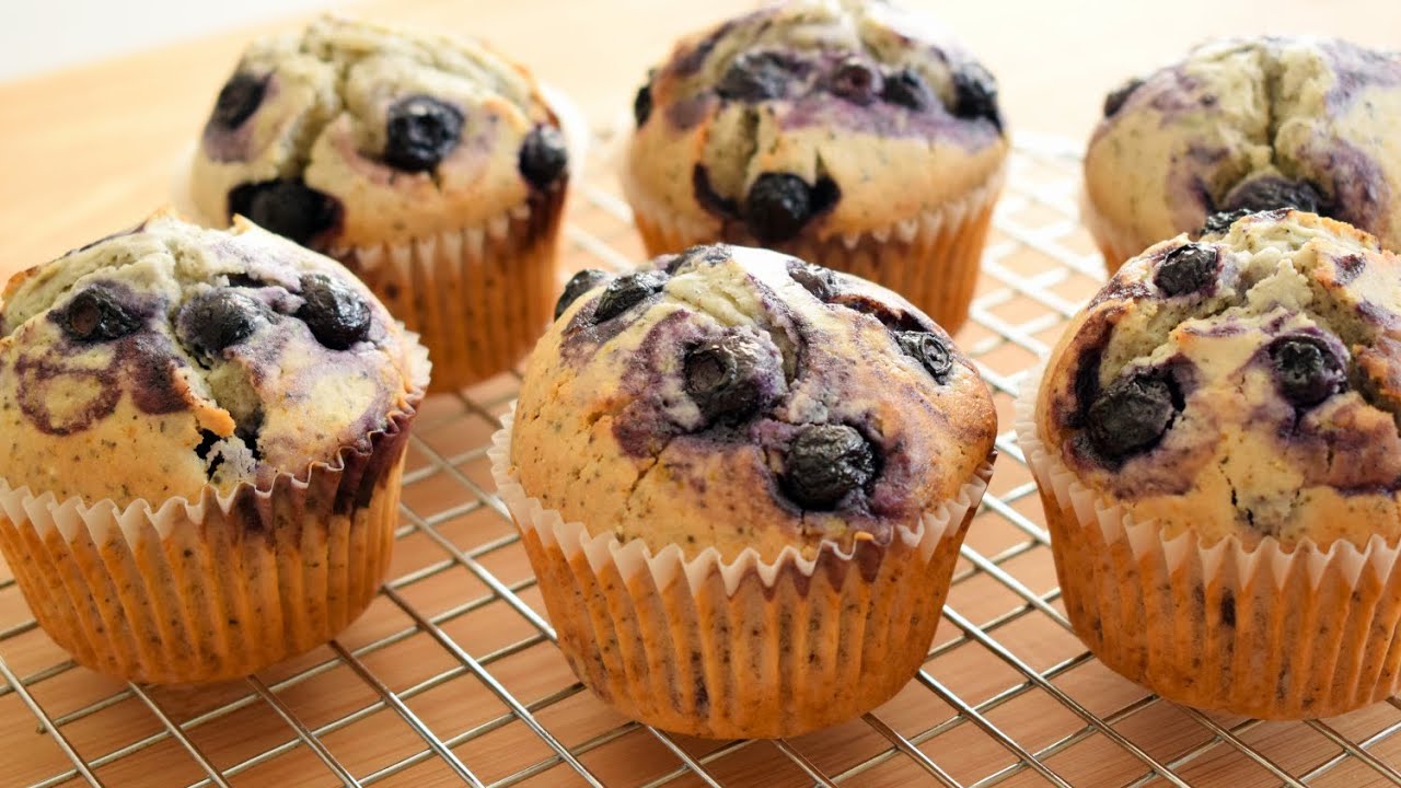 Blueberry Yogurt Muffins with Earl Grey Tea (No Butter) | SweetsMin