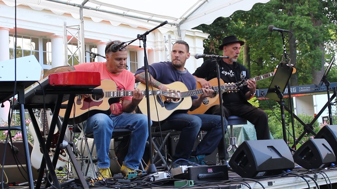 Persona Non Grata - N&auml;stan D&auml;r (Live Adelsn&auml;s 2016)