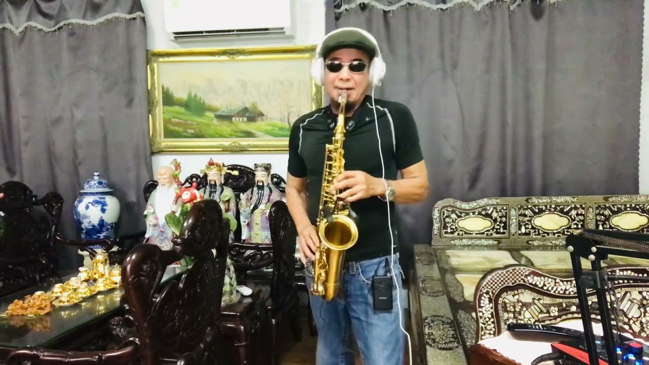 Gimme!Gimme!Gimme - ABBA - sax covered by Yen Dao
