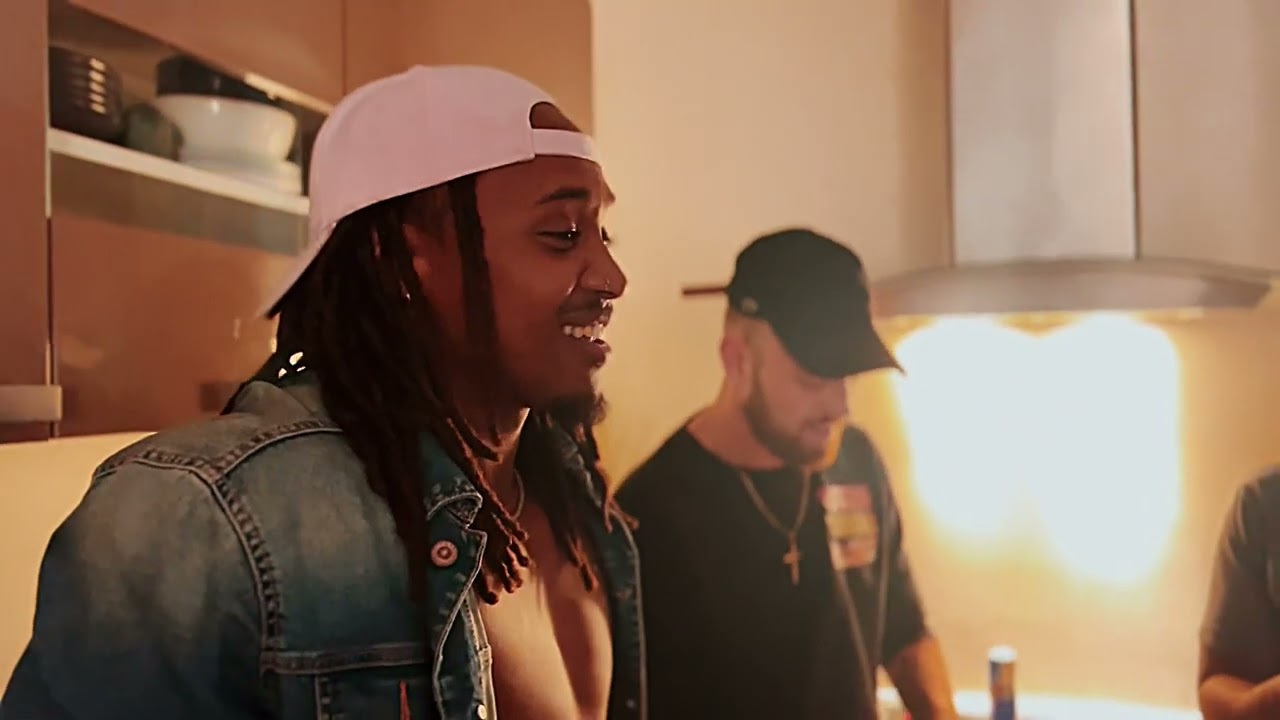 Youngggbraves - Reflectie ft Donny (Official Music Video)