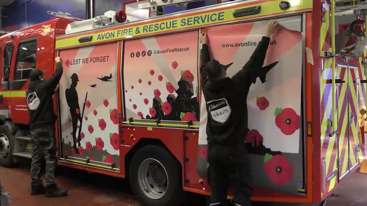 Avon Fire & Rescue Commemorate Remembrance Sunday 2023 with artwork on Kingswood Fire Engine