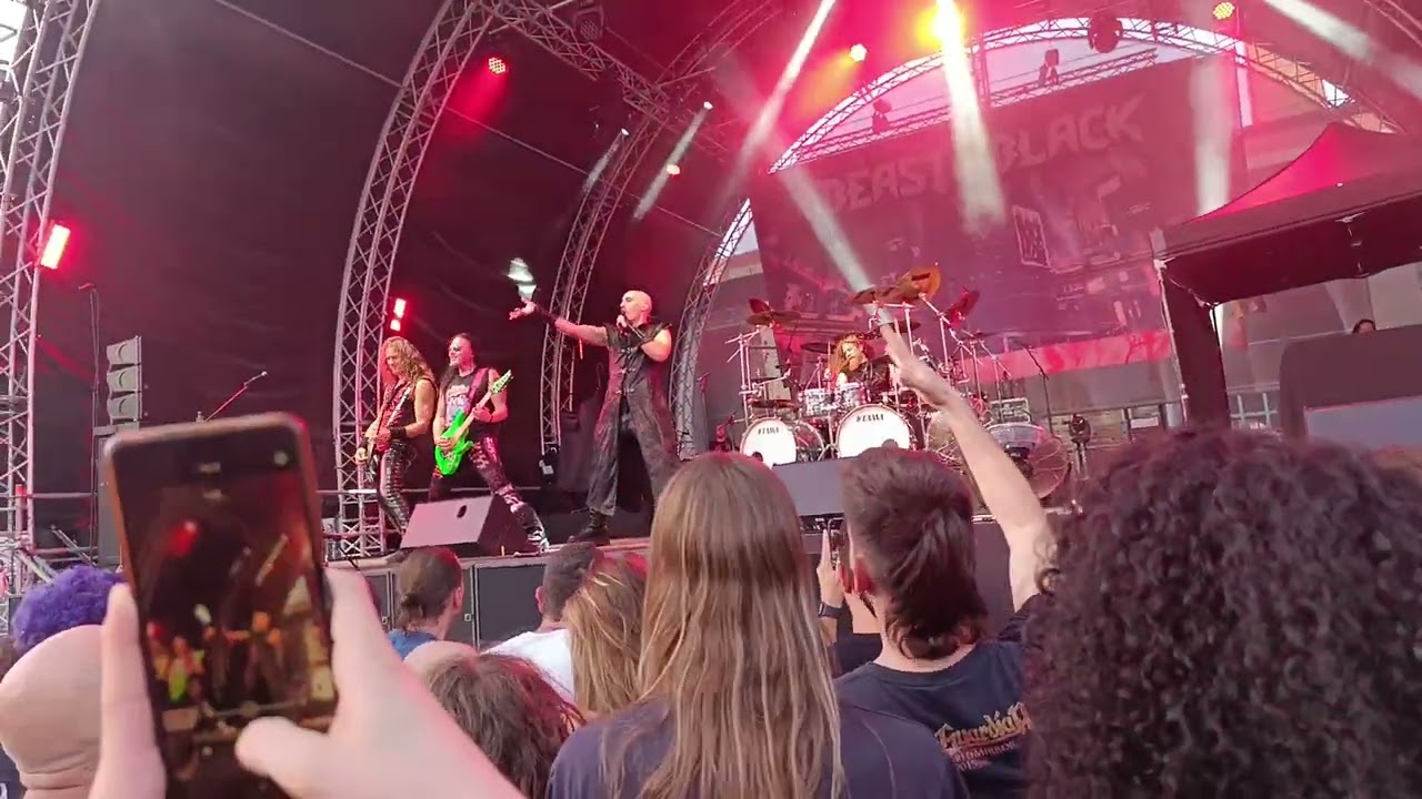 Beast in black- end of the world live Athens
