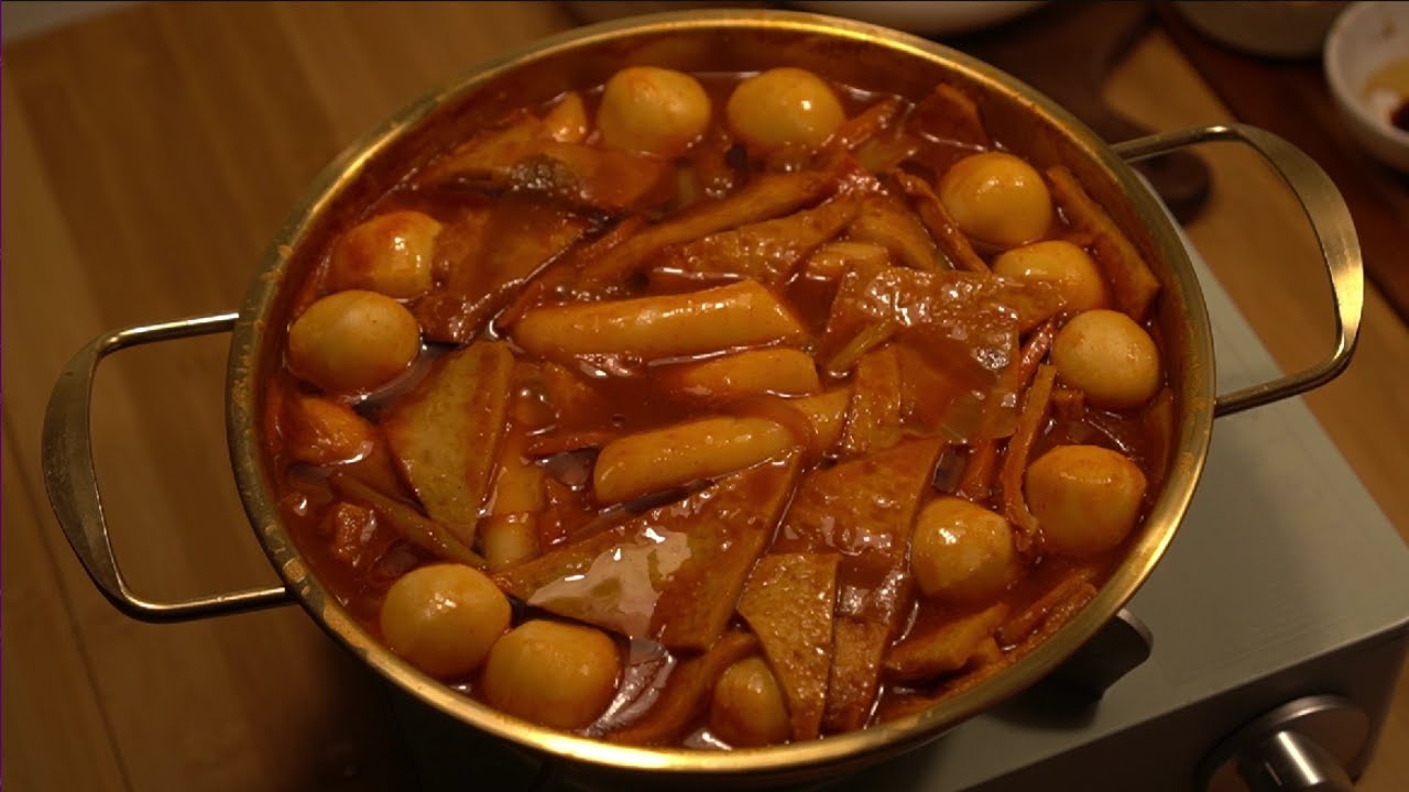 Tteokbokki Recipe | Korean Spicy Rice Cake | MinteaKitchen