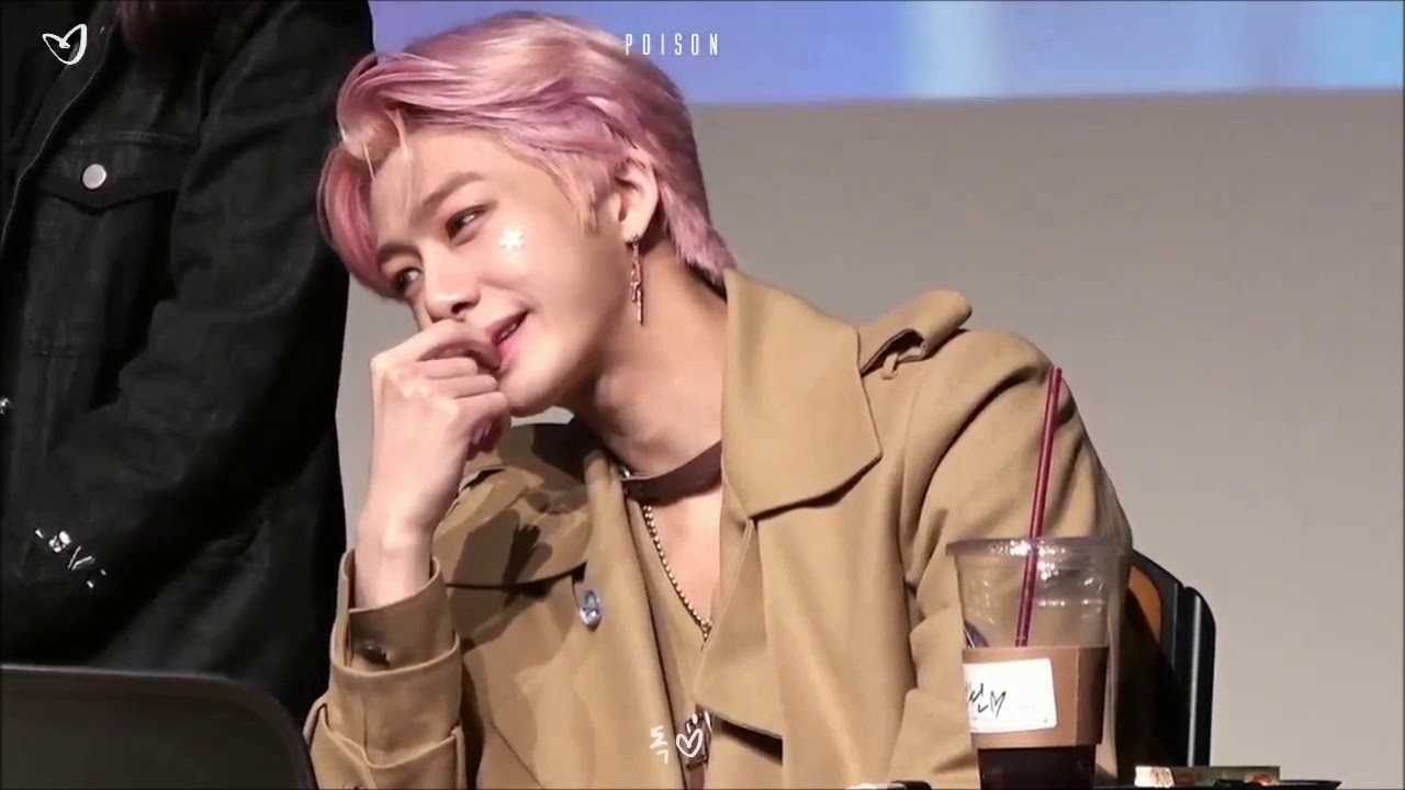 HYUNGWON (MONSTA X)  BEING EXTRA TRY NOT TO FANS