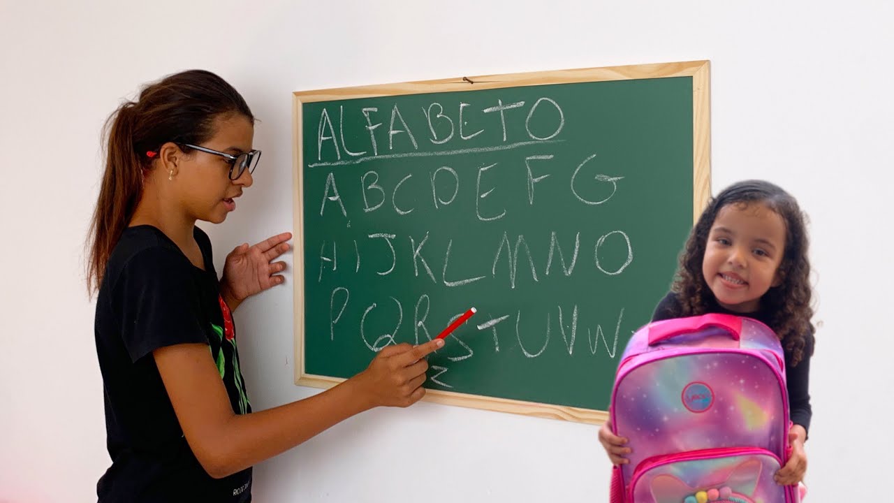 Thayla e noemy em uma história muito engraçada na escola 
