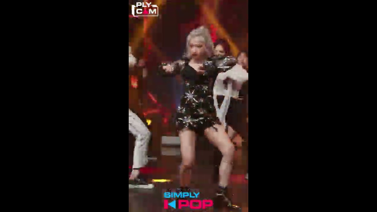 [Simply K-Pop] KARD JIWOO 'Bomb Bomb' (KARD 지우 직캠) _ Ep.356