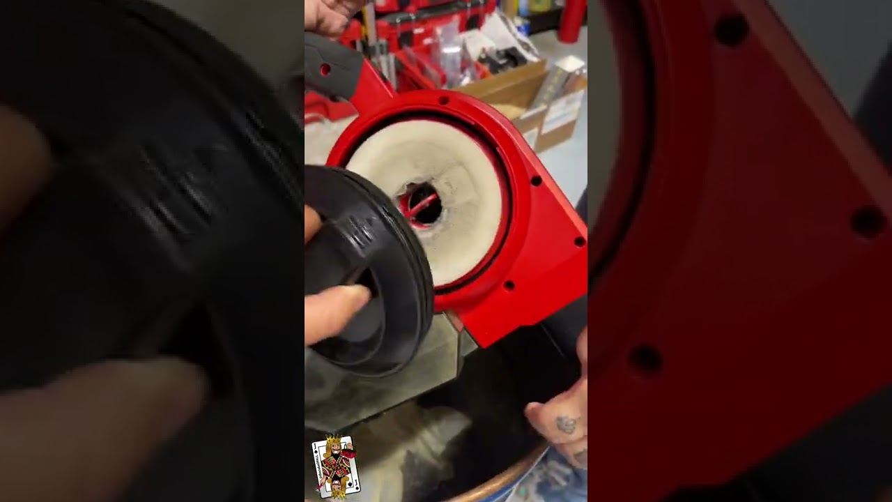Milwaukee Tools M18 Cordless Jobsite Stick Vacuum 0940-20 Clogging Problems
