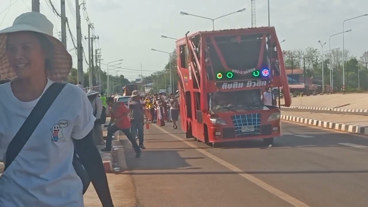 Ep2ฟังพระเทศน์!!ชมขบวนนางรำแห่บุญพระเวสสันดร!!ที่บ้านนาพระชัย ต.หนองแวง อ.บ้านแพง จ.นครพนม