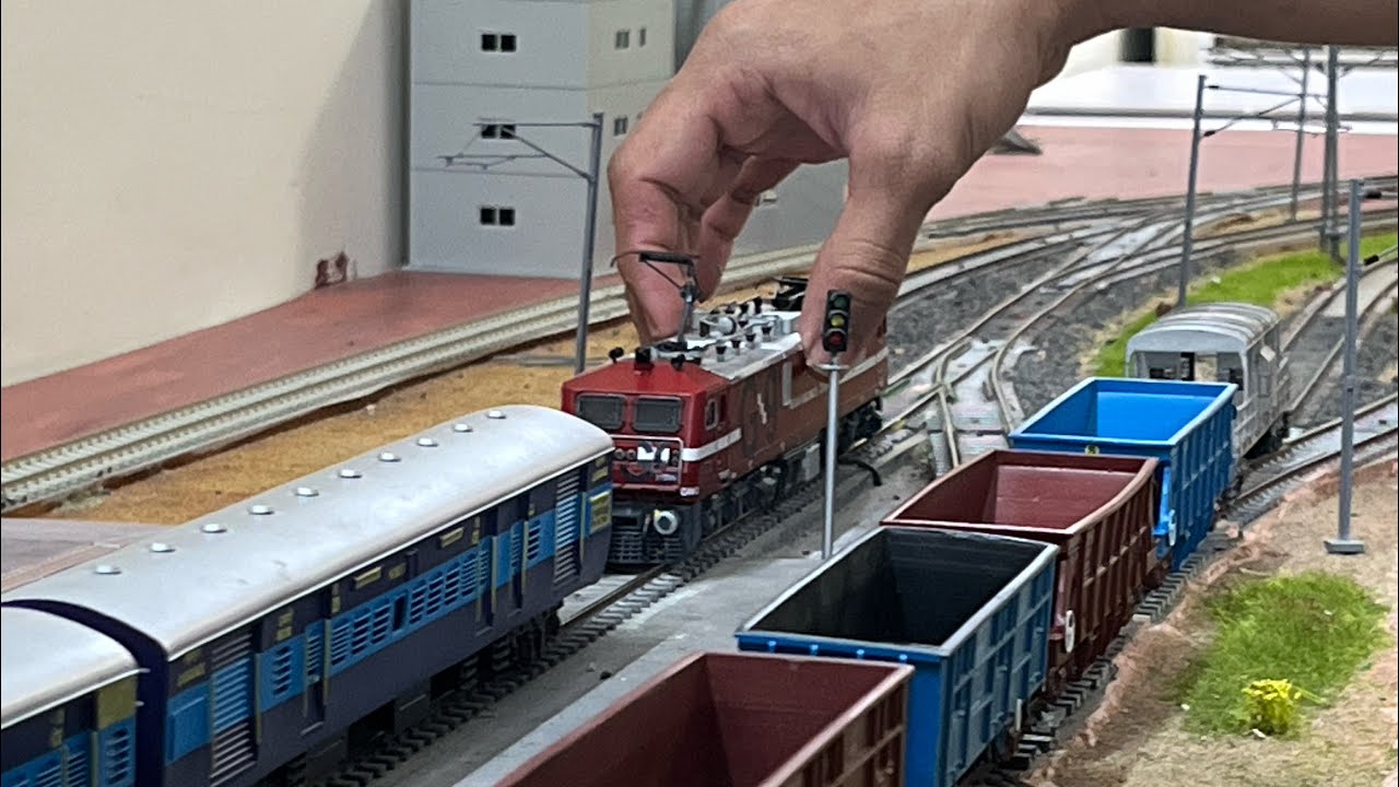 Running Wap 7 dcc loco with passenger coach  | Indian model train | PMW dcc locomotives 