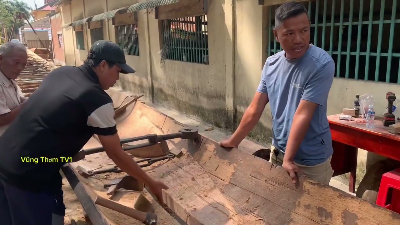 Cập Nhật Tiếp Tục Siêu Phẩm Độc Mộc Ghe Ngo Chùa Bâng Kók Nối Xong ‘Thợ Campuchia 