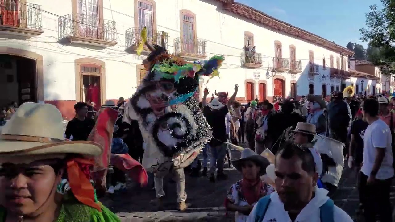 Carnaval Pátzcuaro 2023 Col. Ibarra (desfile de toritos)
