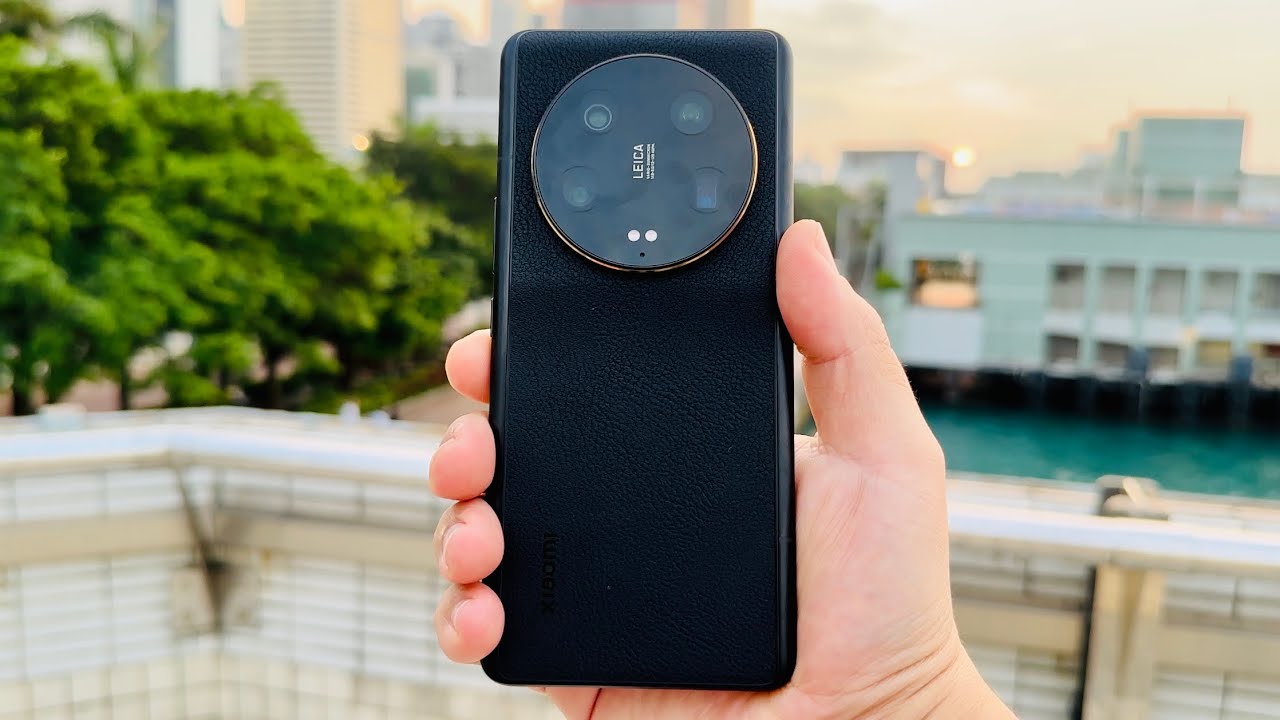 Xiaomi 13 Ultra HANDS-ON (with @Devinarde!)