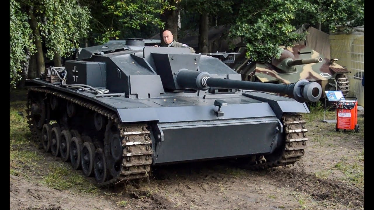 StuG III start up, revs and drive!