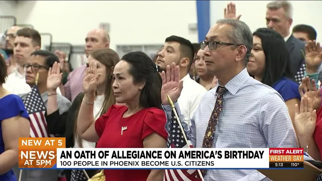 100 people in Phoenix become US citizens on America's birthday