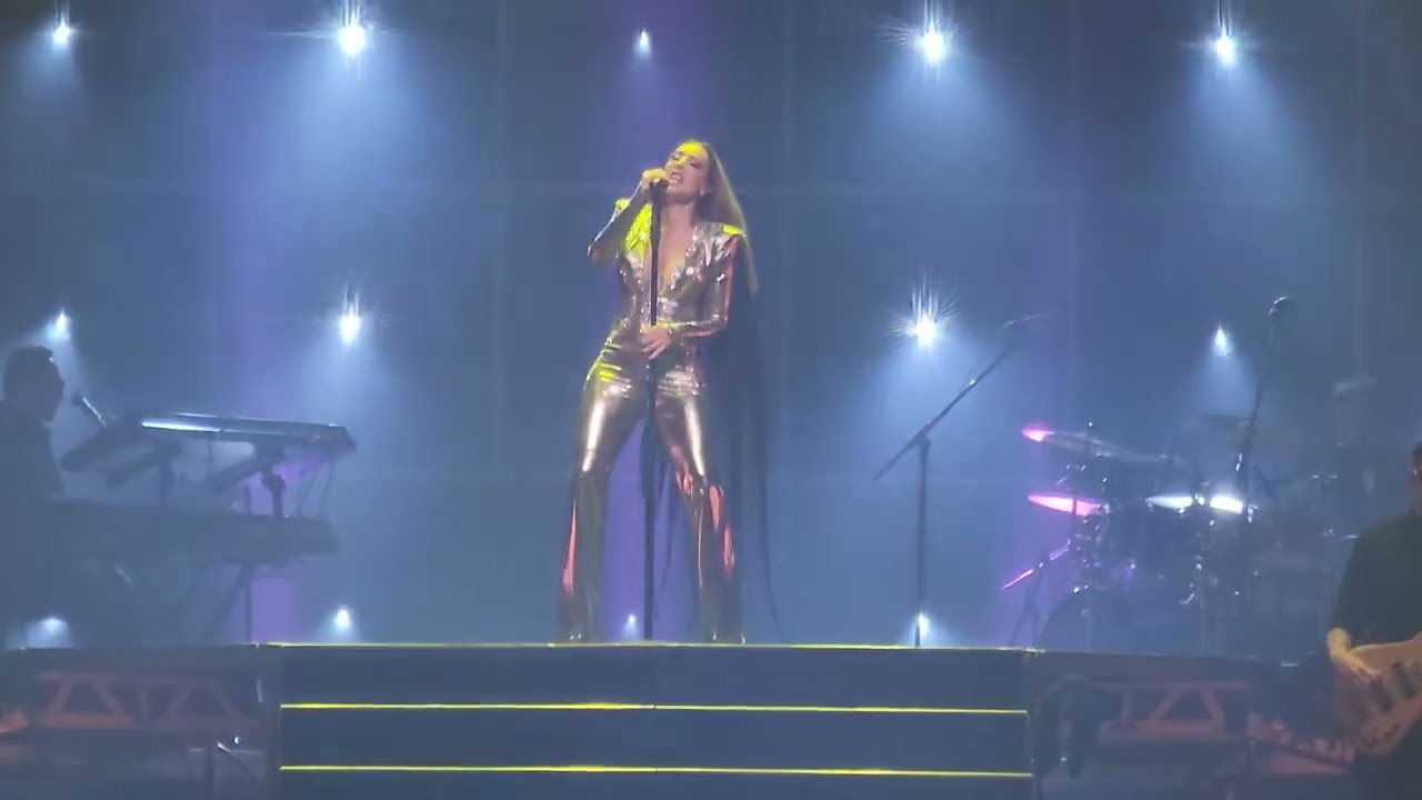 Ey!                                                        Mónica Naranjo ¡Primera vez en vivo!
