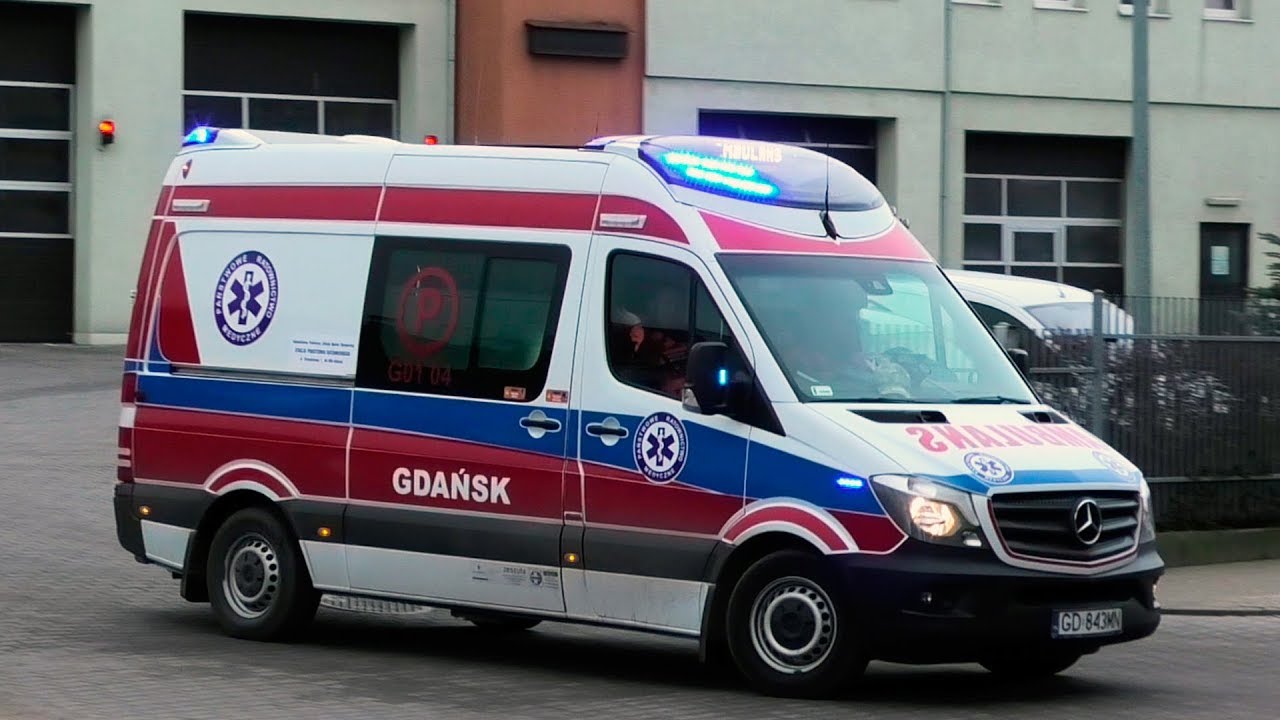 Wyjazd alarmowy karetki (P) G01 04 / Mercedes Benz Sprinter z JRG 1 Gdańsk
