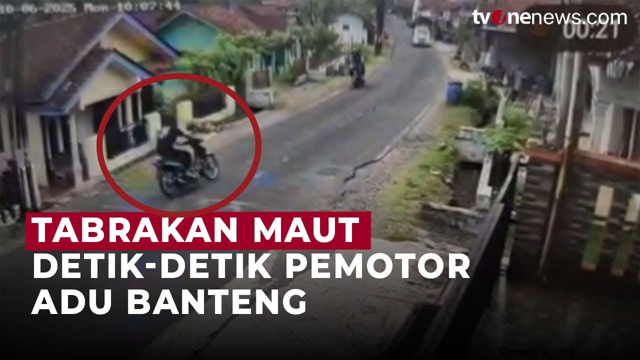 Tabrakan Maut! Pemotor Adu Banteng dengan Mobil Ambulans | OneNews Update