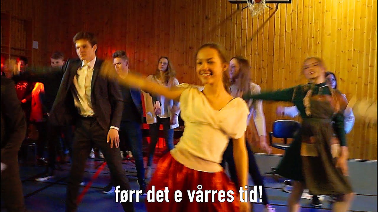 Vårres tur - sangen (Sal og scene Saltvern skole Bodø)