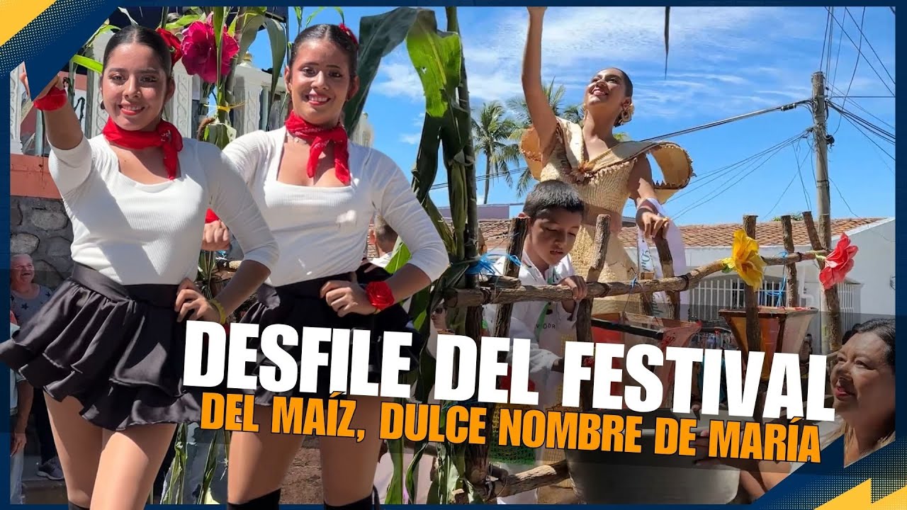 Desfile de carretas con sus candidatas en el festival 38 del maiz en dulce nombre de María, Chalate.