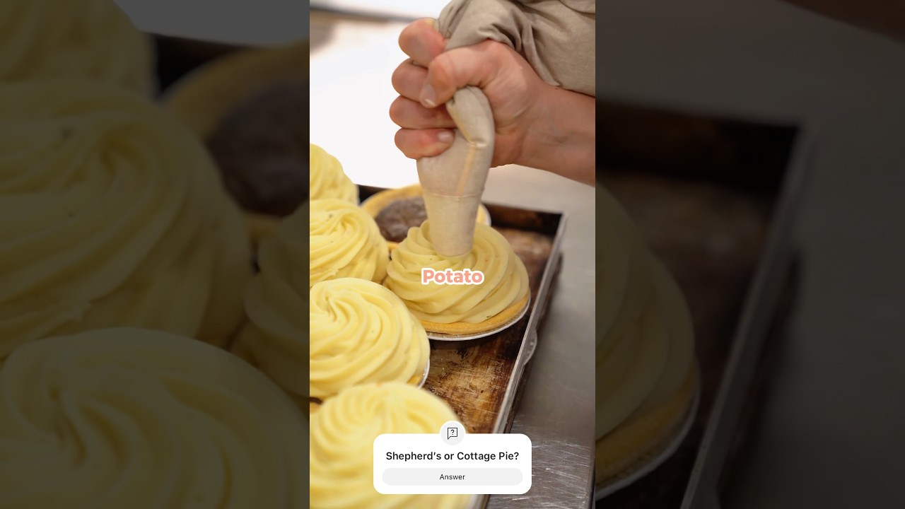 Пастуший пирог против деревенского пирога 🥧🐮🐑🥔 #пекарня #еда #пирог #мяснойпирог #ягненок #жизньш...