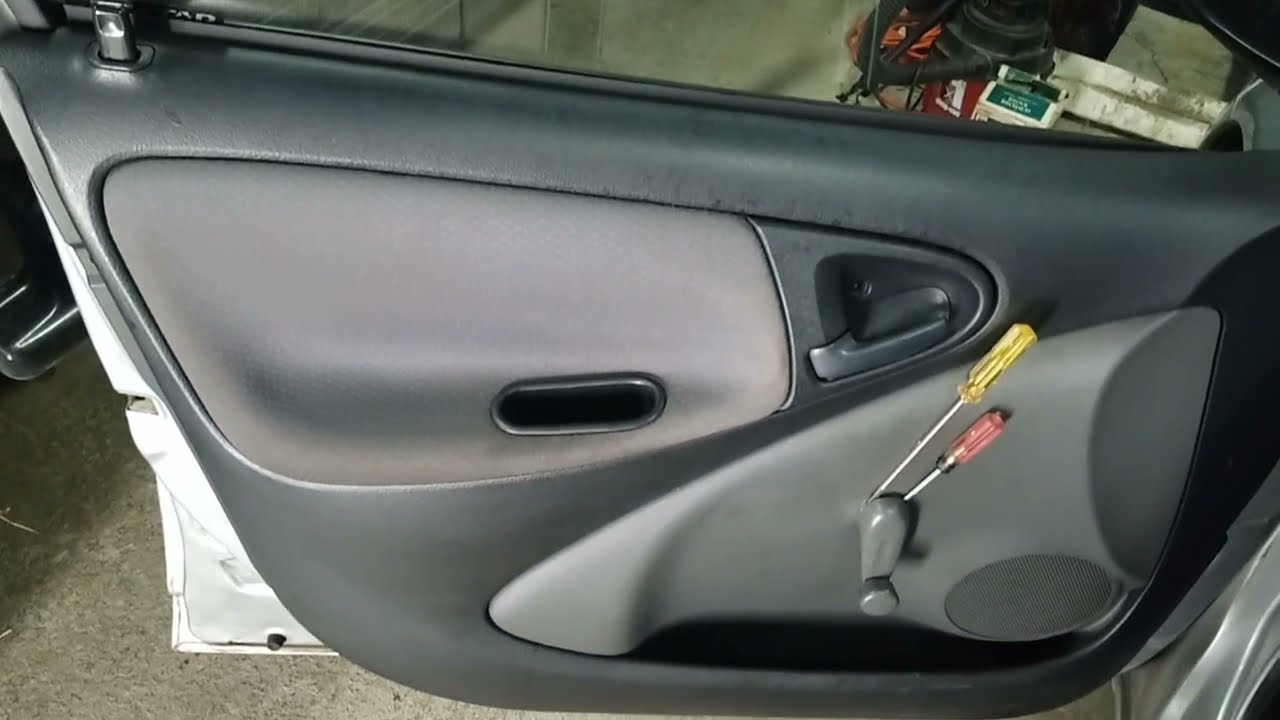 2005 Toyota Echo/Yaris front door panel removal (1)