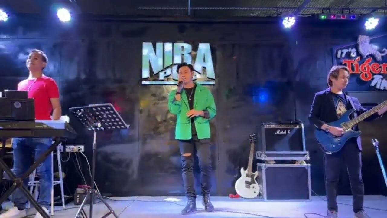 ចង់ក្រសោប ( cover song ) at nira pub 🎹🎸🎤