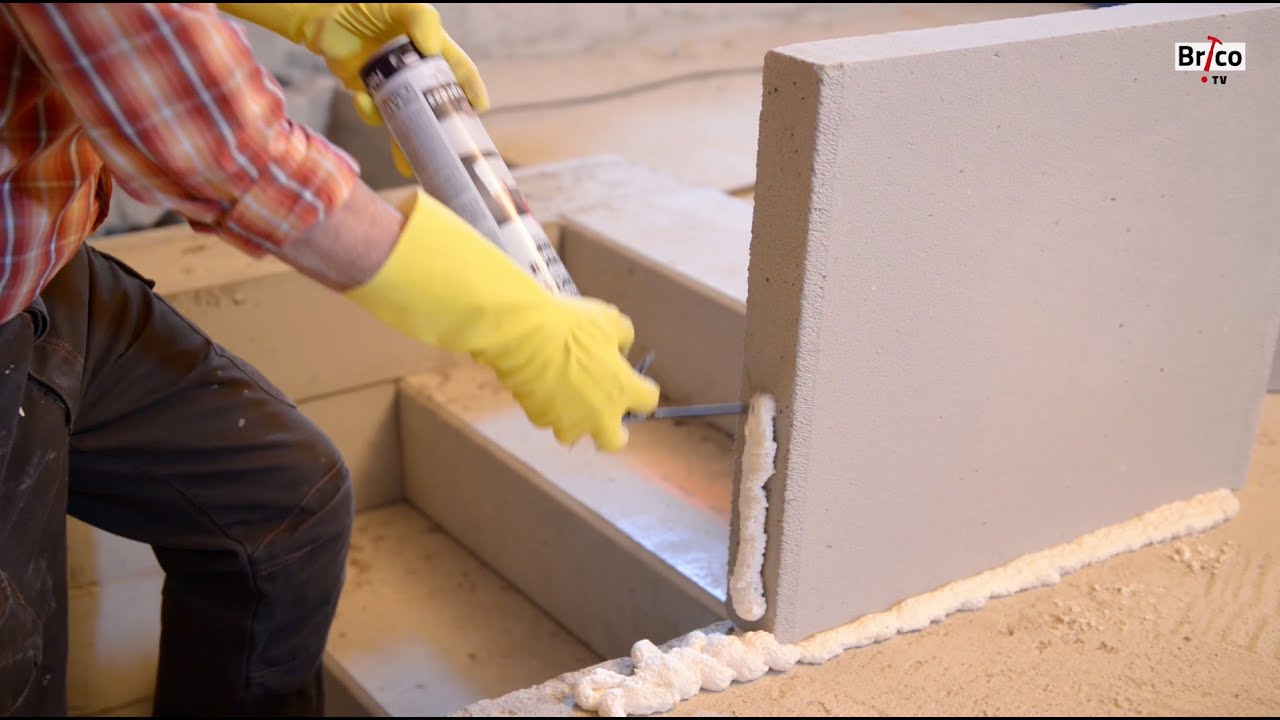 Coller des plaque de plâtre au mur - Tuto brico de Robert pour utiliser la mousse polyuréthane